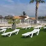 A Avec Terrasse Pour 6 Personnes - Api-1-52-800 Kamp alanı Collias