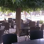 A Avec Terrasse Pour 6 Personnes - Api-1-52-800 Kamp alanı Collias