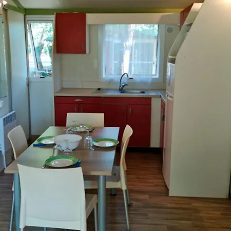 A Avec Terrasse Pour 6 Personnes - Api-1-52-800 *