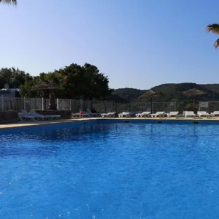 A Avec Terrasse Pour 6 Personnes - Api-1-52-800 *