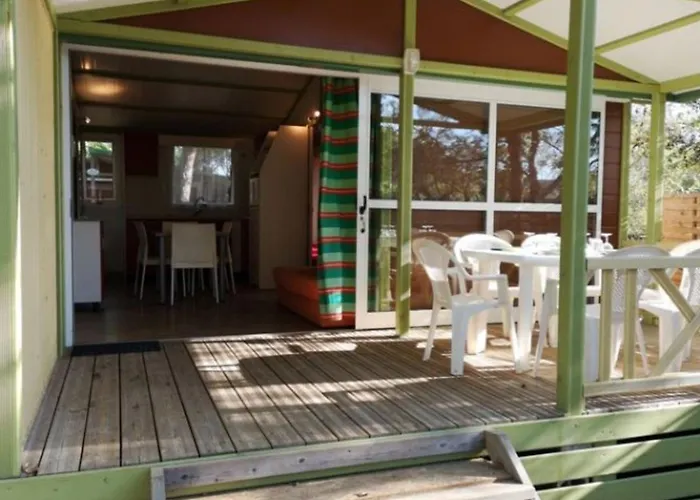 Campsite A Avec Terrasse Pour 6 Personnes - Api-1-52-800