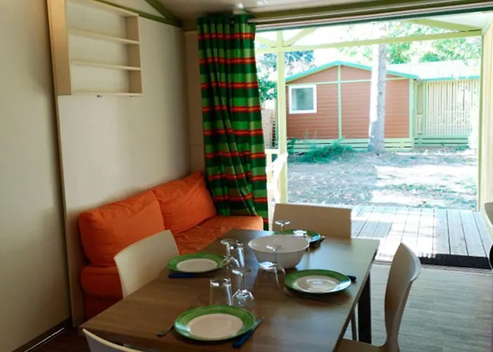 Campsite A Avec Terrasse Pour 6 Personnes - Api-1-52-800 *