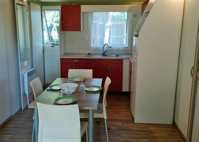 A Avec Terrasse Pour 6 Personnes - Api-1-52-800 *