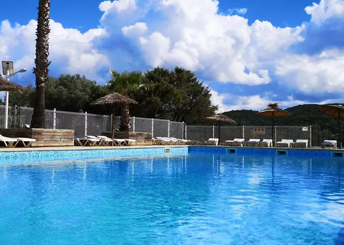 Campsite A Avec Terrasse Pour 6 Personnes - Api-1-52-800 Collias