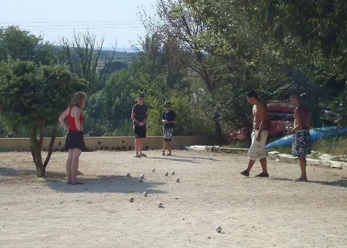 A Avec Terrasse Pour 6 Personnes - Api-1-52-800