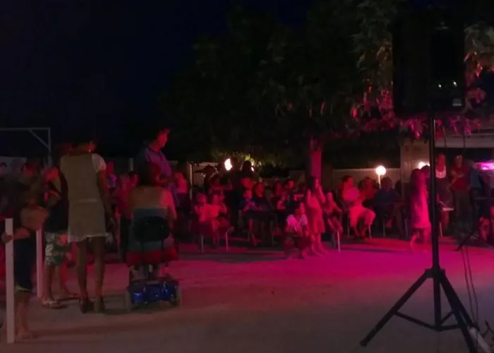 Campsite A Avec Terrasse Pour 6 Personnes - Api-1-52-800